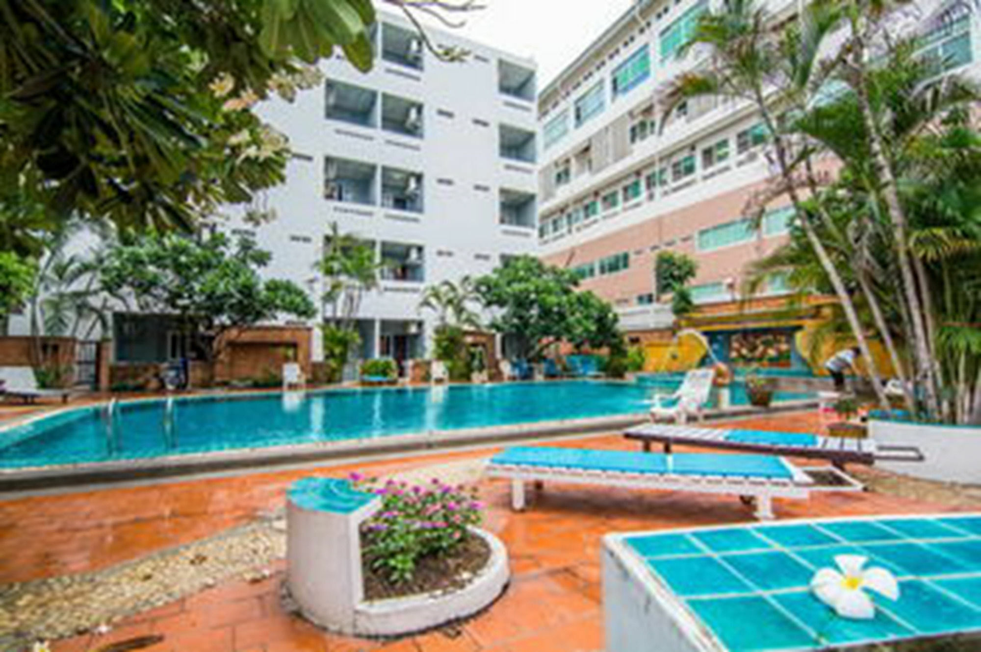Sutus Court 2 Hotel Pattaja Kültér fotó