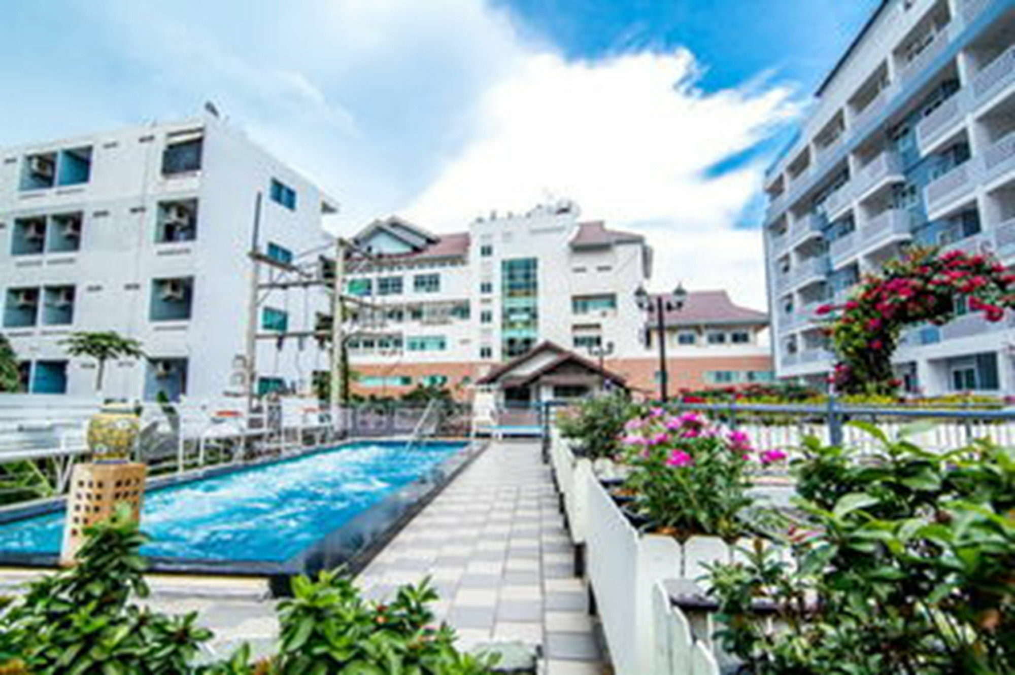 Sutus Court 2 Hotel Pattaja Kültér fotó